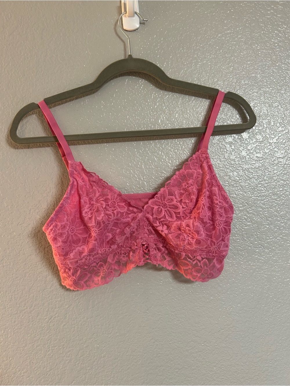 Victoria’s secret pink lace bralette bra size large